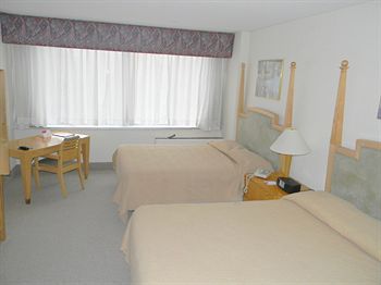 The Esplanade Hotel White Plains Buitenkant foto